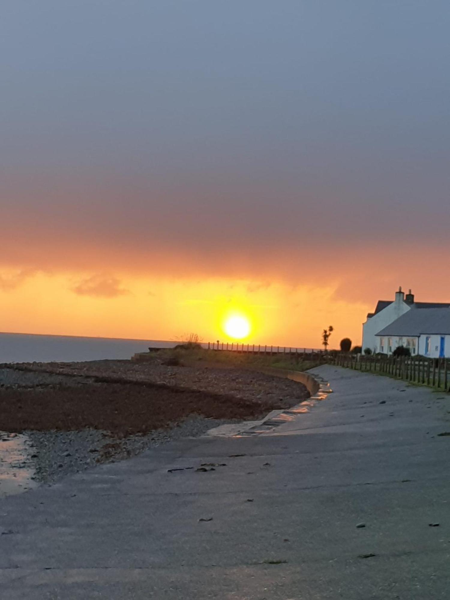 The Old Cornstore A Beautiful Suite Overlooking The Sea Drummore Eksteriør billede